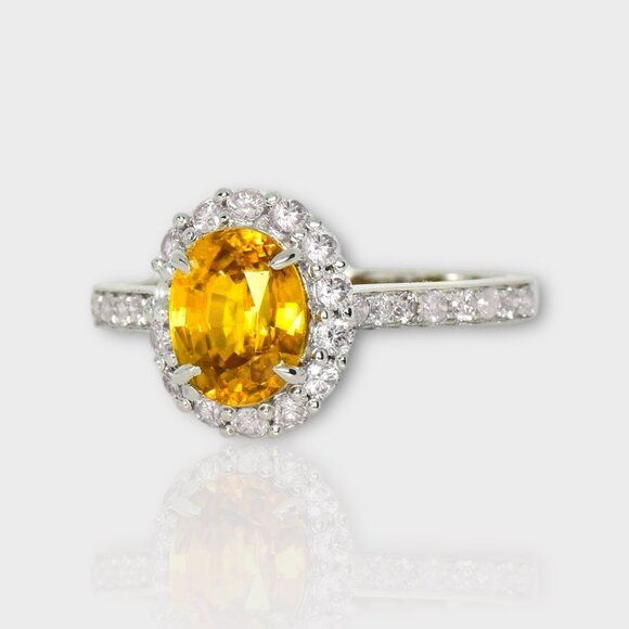 Yelloe Sphene Ring - Picture 3 of 7